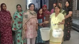 Narnaul : मोहल्ला देवस्थान में गहराया पेयजल संकट, खाली बाल्टी लेकर सड़कों पर उतरीं महिलाएं, प्रशासन के खिलाफ फूटा गुस्सा