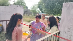 Narnaul : आंगनवाड़ी केंद्र में आंगन मिलन सेवा पोषण माह में माताओं को दिया संतुलित आहार का संदेश