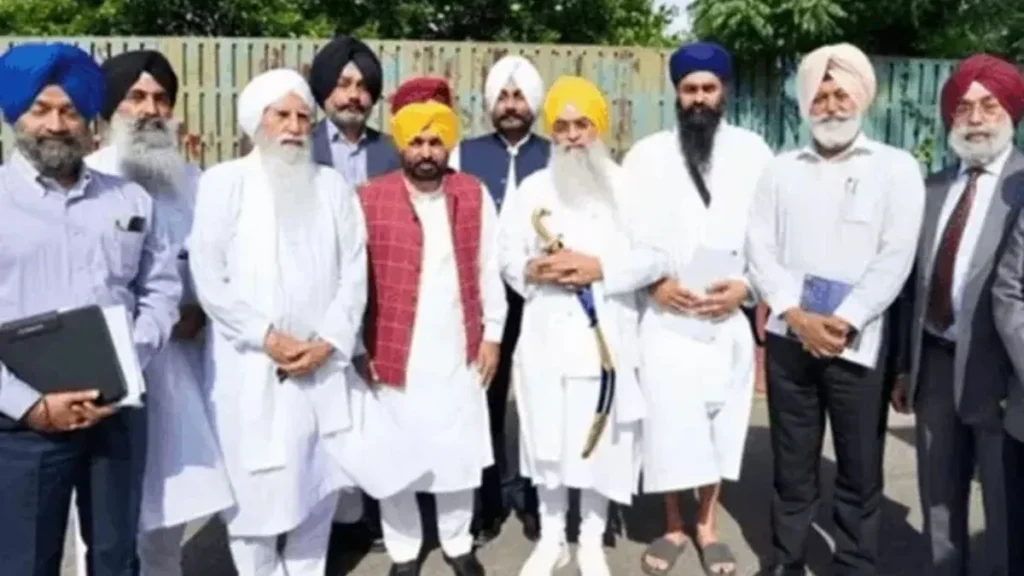 Punjab Sacrilege Law: पंजाब में बेअदबी विरोधी कानून पर बड़ी खबर, 6 अक्टूबर को अकाल तख्त के सुझावों पर फैसला करेगी 7 सदस्यीय कमेटी