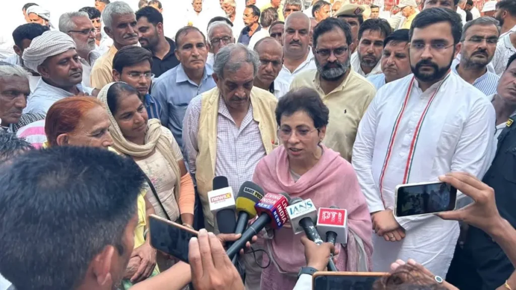 Rewari : सिरसा सांसद कुमारी सैलजा का कड़ा रुख, मीरपुर यूनिवर्सिटी में असिस्टेंट प्रोफेसर भर्ती में आरक्षण और मेरिट की अनदेखी पर सरकार को घेरा