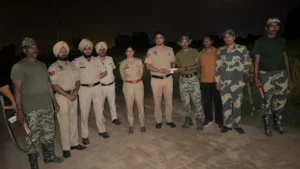 Tarntaran Border News: पंजाब के खालड़ा सेक्टर में BSF और पुलिस का बड़ा एक्शन, भारत-पाक सीमा से 30 बोर की पिस्तौल बरामद