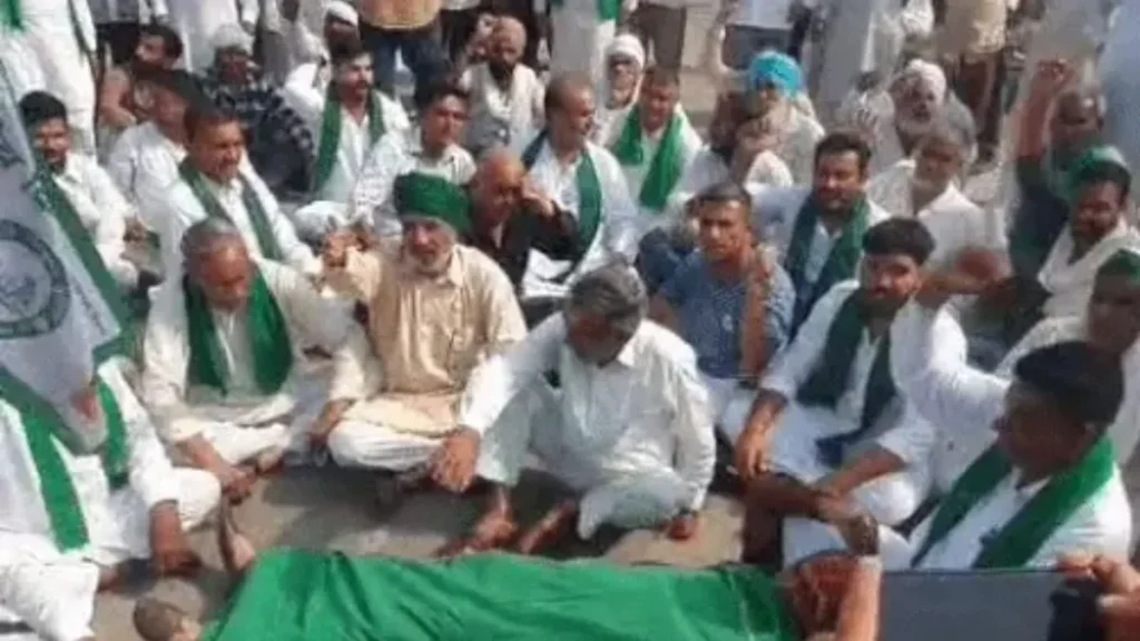 Yamunanagar Kisan Mahapanchayat: यमुनानगर में किसान महापंचायत के बाद बवाल, पंचकूला-सहारनपुर हाईवे जाम, ट्रैक्टर से पहुंचे राकेश टिकैत